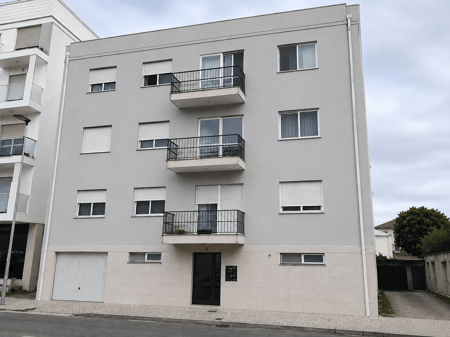 Pintura de interiores e fachadas, com acabamento limpo e duradouro, fotografia da intervenção