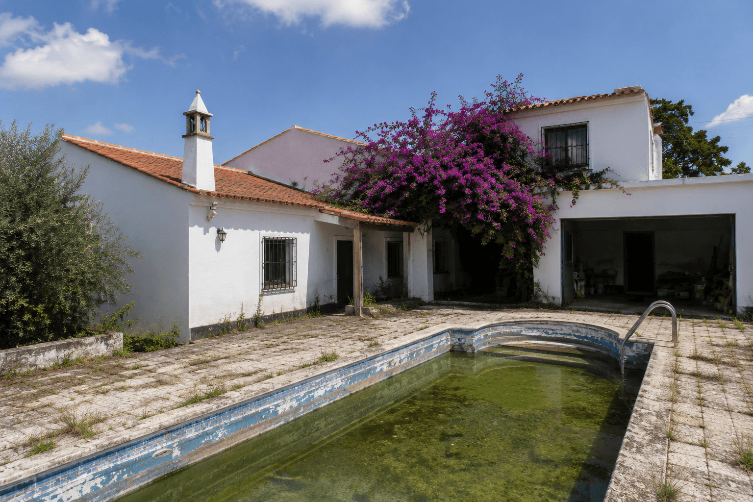 Piscina a perder água? Localizamos a fuga sem partir o deck, fotografia da intervenção
